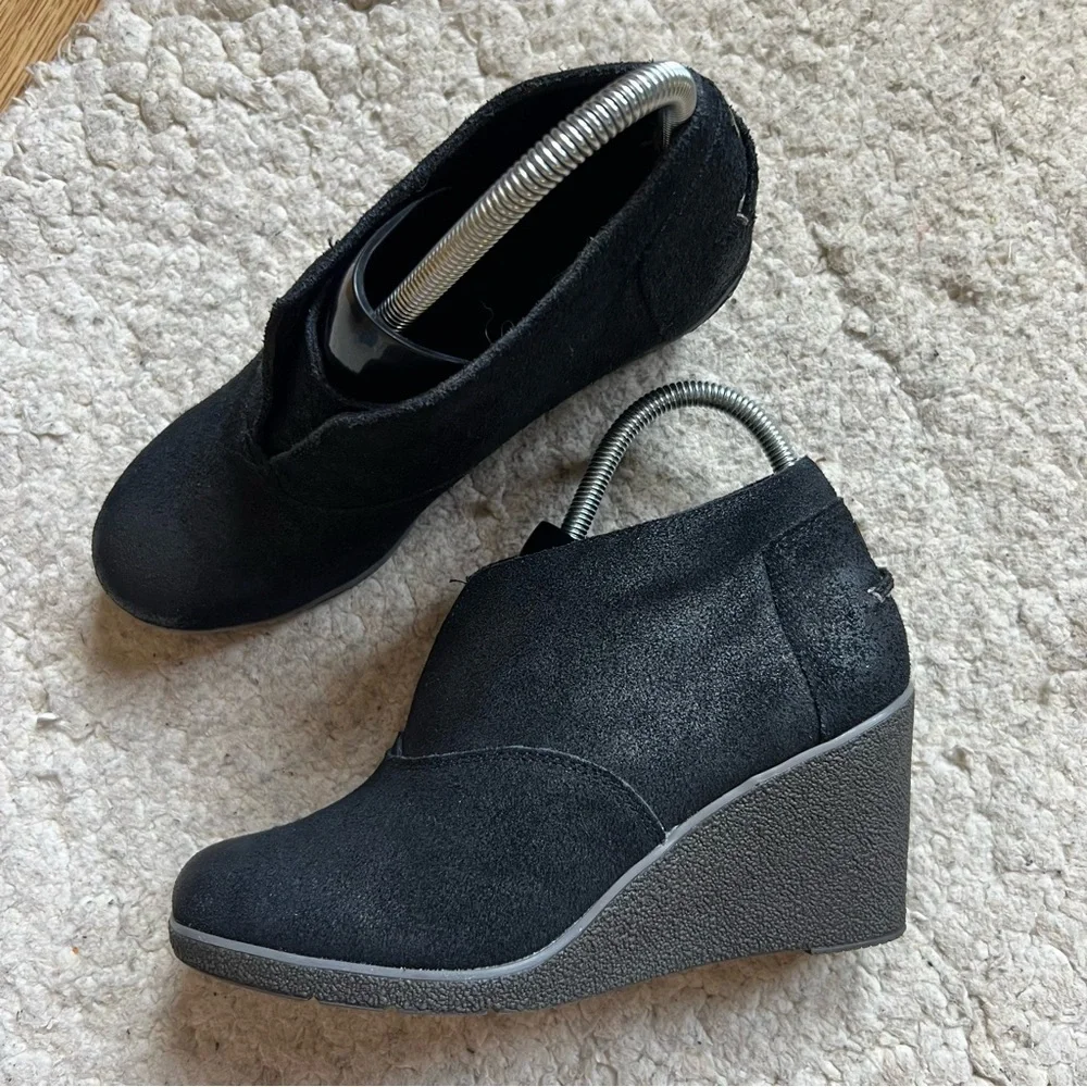 Sperry style sts94037 slip on laceless suede wedge booties